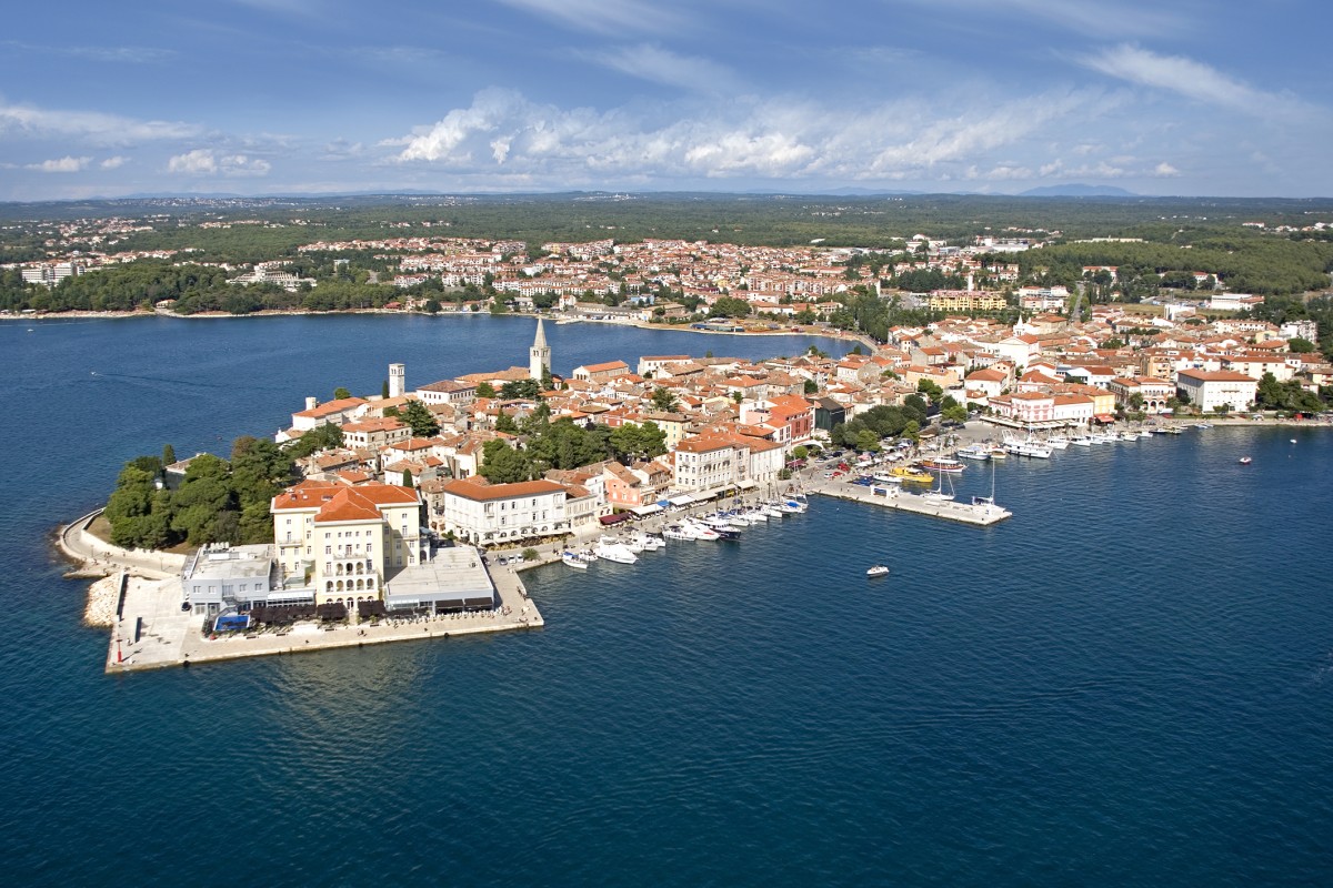 _09_porec_aerial_old_town_01.jpg